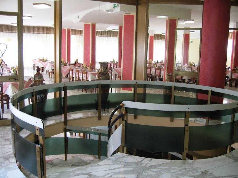 Hotel Reali Chianciano Terme Dış mekan fotoğraf